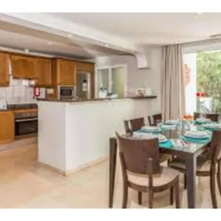 Alanda Club Appart hôtel 4*