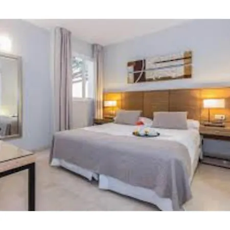 Alanda Club Apartahotel 4*
