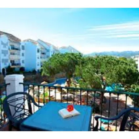 Aparthotel Alanda Club 4*